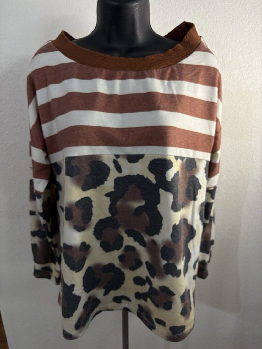 Womens Size M Top Long Sleeve Animal Print/ Striped Stretch